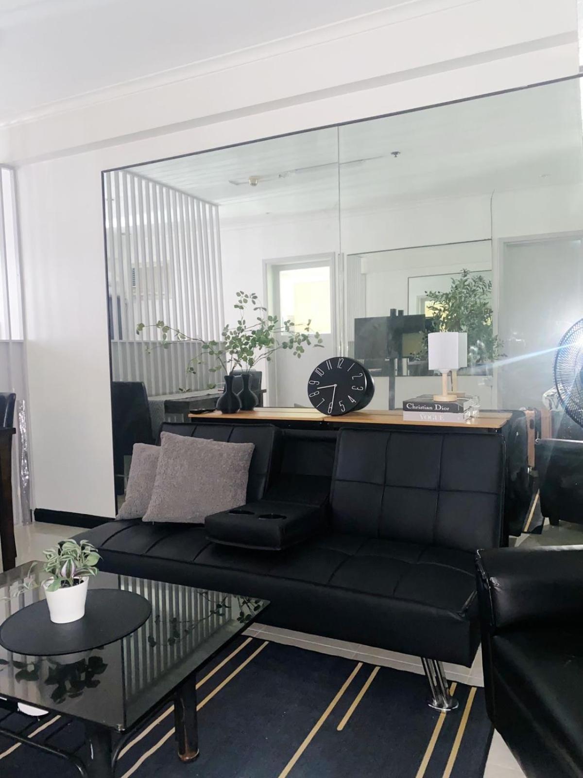Cozy 2-Bedroom At South Of Market Soma Bgc Near Sm Aura, Market! Market! & Bonifacio High Street Taguig Luaran gambar